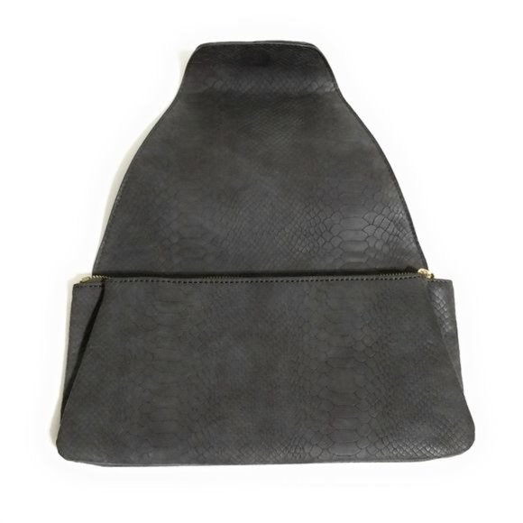 URBAN EXPRESSIONS Gray Envelope Crossbody Clutch - Picture 9 of 12